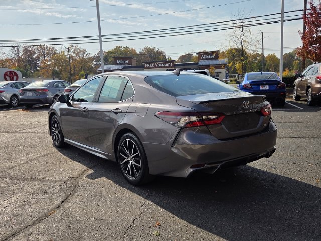 Certified 2022 Toyota Camry SE w/ Convenience Package FWD image 3