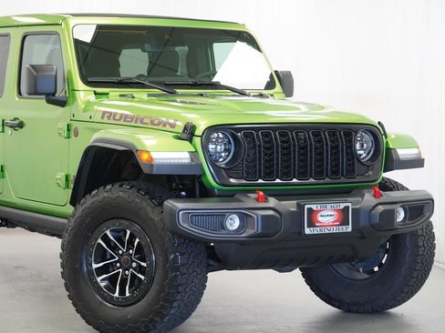 Used 2025 Jeep Wrangler Unlimited Rubicon w/ XTREMEE 35" Tire Package AWD/4WD image 8