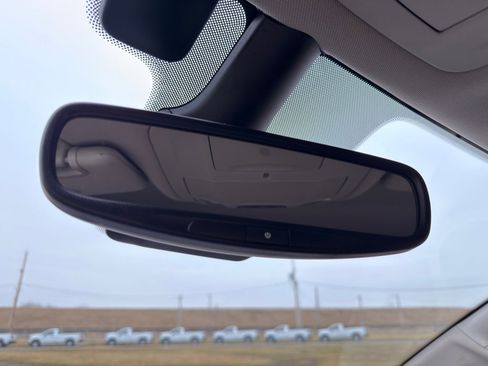 Used 2022 Chrysler Pacifica Touring-L image 34