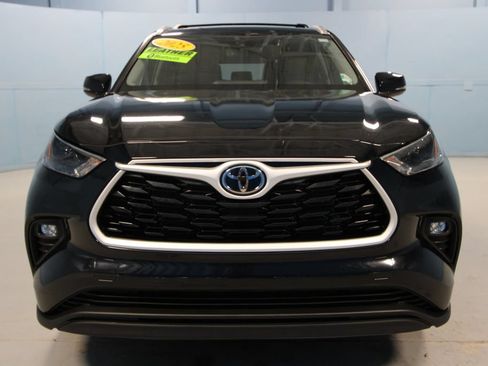 Used 2025 Toyota Highlander XLE AWD/4WD image 31