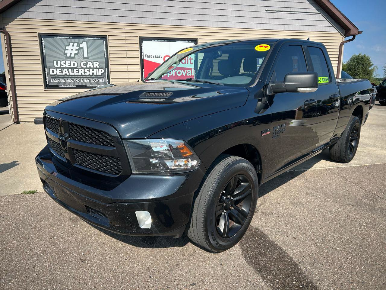 Used 2019 RAM 1500 Classic SLT w/ Black Appearance Group AWD/4WD image 1