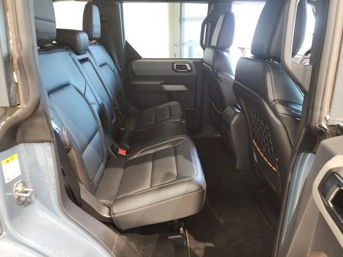 Used 2023 Ford Bronco Badlands image 13