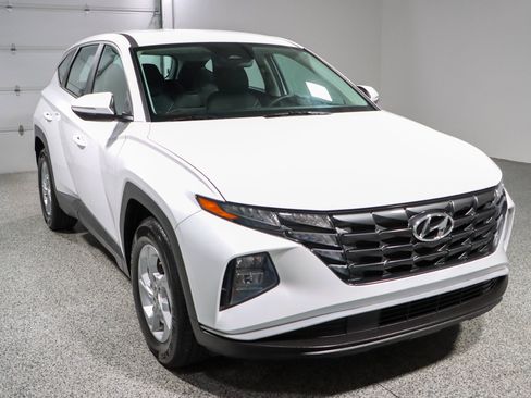 Used 2022 Hyundai Tucson SE w/ Cargo Package FWD image 5