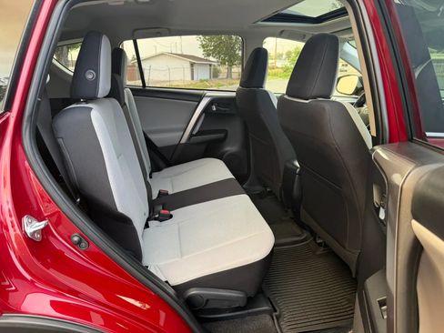 Used 2018 Toyota RAV4 XLE AWD/4WD image 21