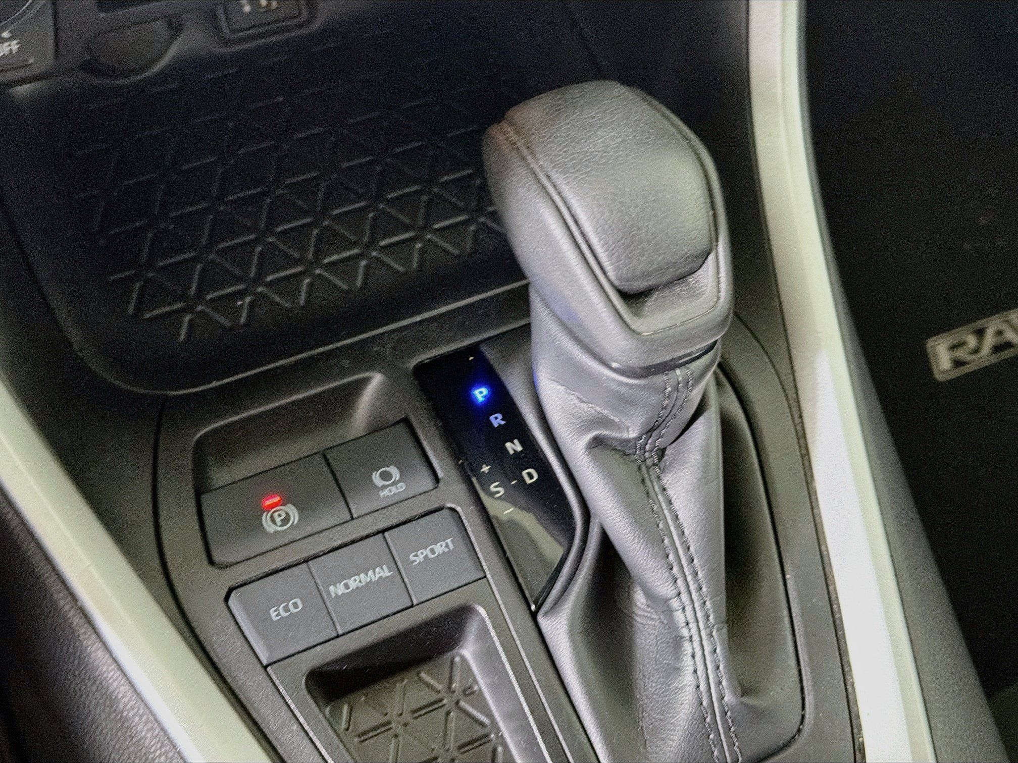 Used 2025 Toyota RAV4 LE FWD image 25