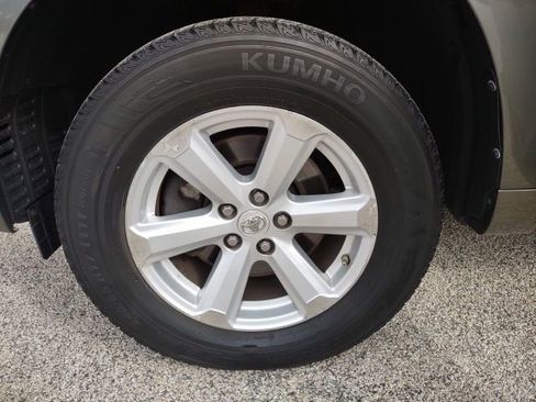 Used 2010 Toyota Highlander 2WD image 29