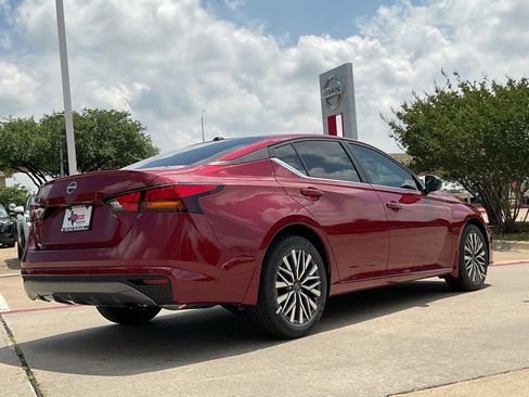 New 2026 Nissan Altima 2.5 SV FWD image 4