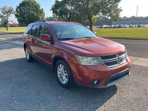 Used 2013 Dodge Journey SXT w/ Flexible Seating Group image 7