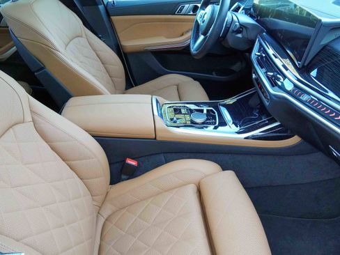 Used 2025 BMW X7 xDrive40i w/ M Sport Package image 12