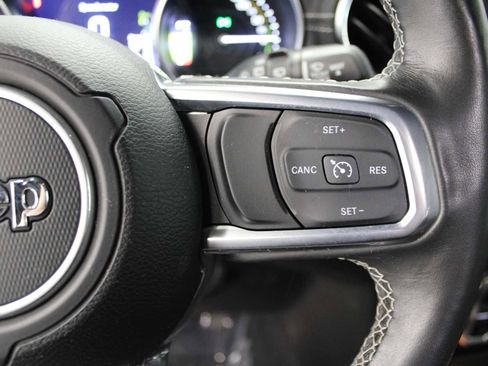 Used 2022 Jeep Wrangler Unlimited Sahara w/ Cold Weather Group AWD/4WD image 21