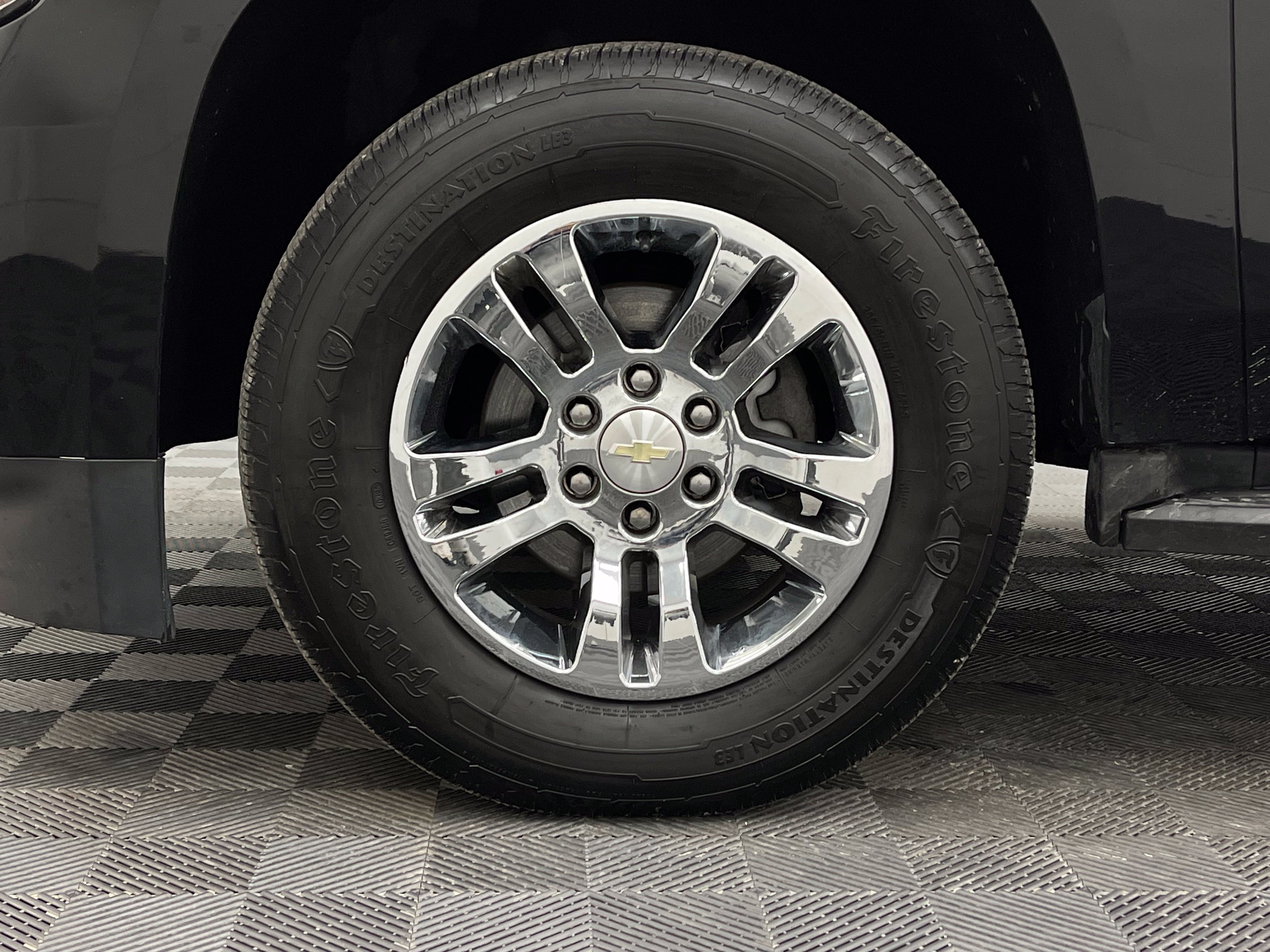 Used 2016 Chevrolet Tahoe LT w/ Luxury Package AWD/4WD image 16