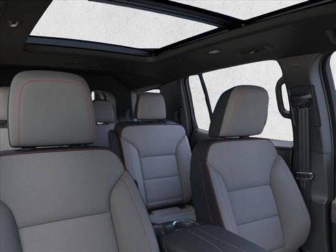 New 2026 Chevrolet Traverse LT w/ Sun and Wheel Package FWD image 24