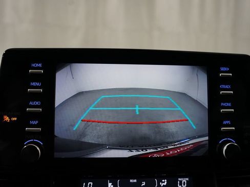 Used 2023 Toyota Sienna XLE FWD image 21