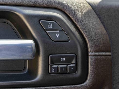 Used 2022 GMC Sierra 3500 Denali w/ Denali Ultimate Package image 38