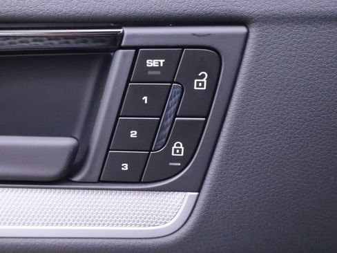 Certified 2024 Porsche Cayenne Coupe AWD/4WD image 17