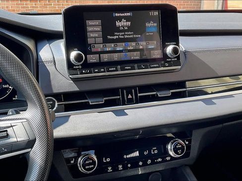 Used 2025 Mitsubishi Outlander ES AWD/4WD image 6