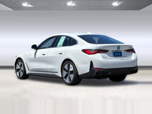 Used 2023 BMW i4 eDrive35 RWD image 3