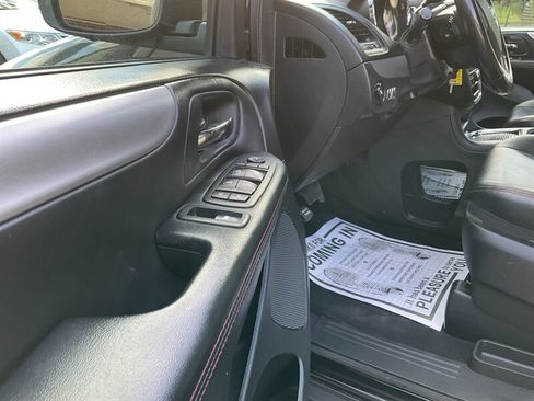 Used 2017 Dodge Grand Caravan GT FWD image 22
