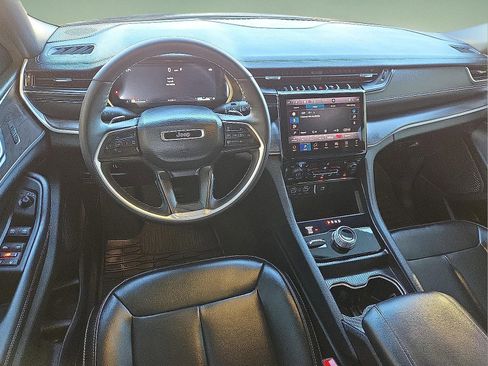 Used 2024 Jeep Grand Cherokee L Limited w/ Black Appearance Package image 12