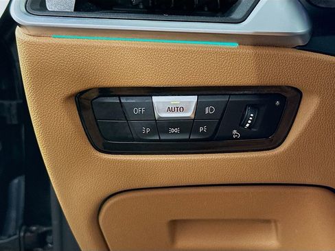 Used 2021 BMW 430i Convertible w/ Convenience Package image 12