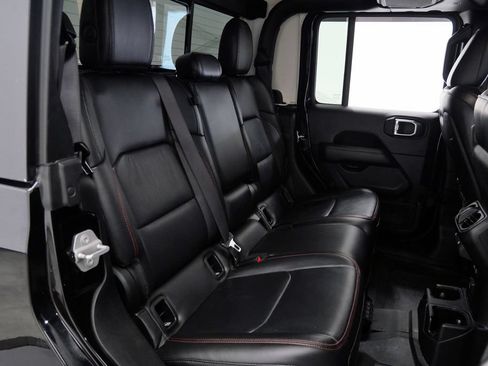 Used 2020 Jeep Gladiator Rubicon w/ Dual Top Group AWD/4WD image 18