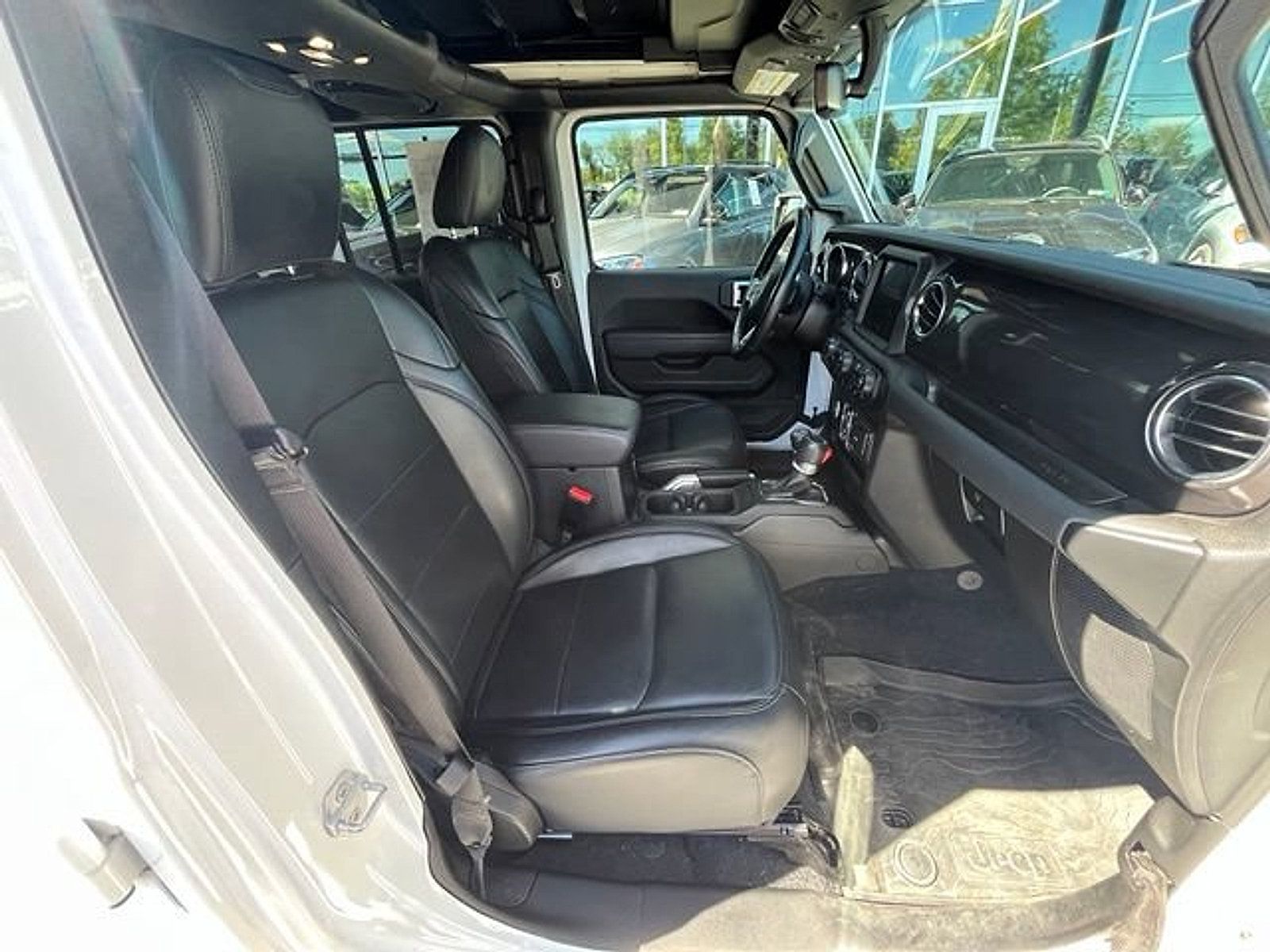 Used 2021 Jeep Wrangler Unlimited Sahara AWD/4WD image 9