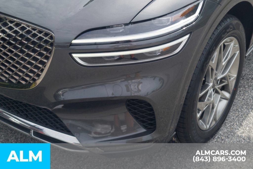Used 2025 Genesis GV70 2.5T AWD/4WD image 12