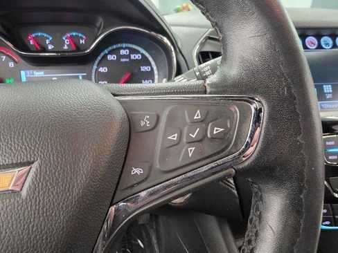 Used 2018 Chevrolet Cruze Premier FWD image 19