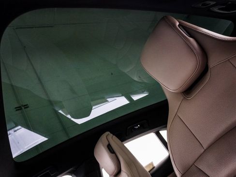 Used 2022 Porsche Taycan 4 Cross Turismo image 20