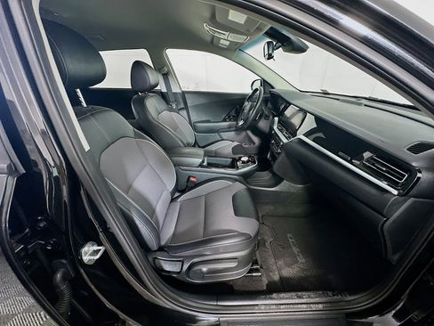 Used 2022 Kia Niro EX image 32