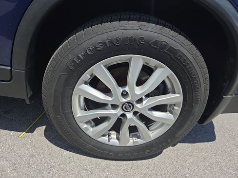 Used 2020 Nissan Rogue SV FWD image 8