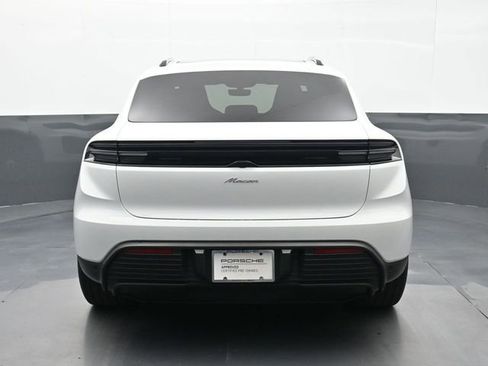 Certified 2025 Porsche Macan Electric image 22