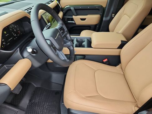 New 2026 Land Rover Defender 110 X-Dynamic SE AWD/4WD image 21
