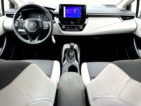Used 2025 Toyota Corolla LE FWD image 25