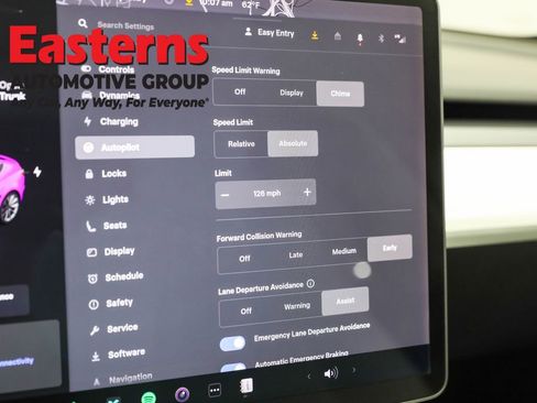 Used 2019 Tesla Model 3 Standard Range image 17