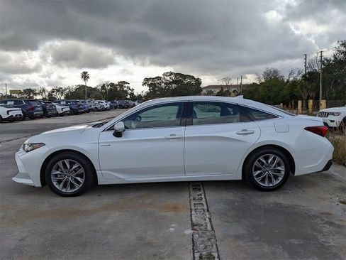 Used 2019 Toyota Avalon XLE w/ Moonroof Package image 7