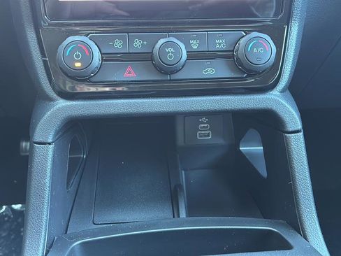 New 2025 Ford Ranger XLT w/ Equipment Group 301A High image 18