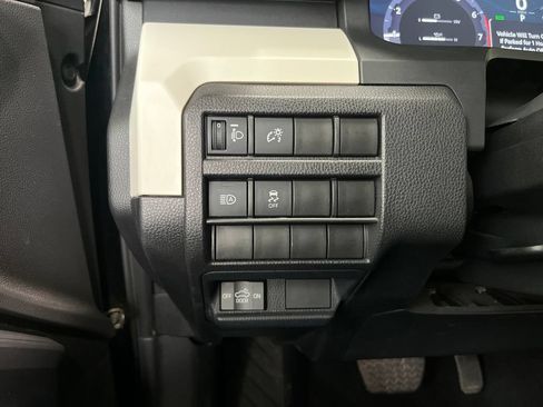 Used 2024 Toyota Tacoma TRD Off-Road AWD/4WD image 8