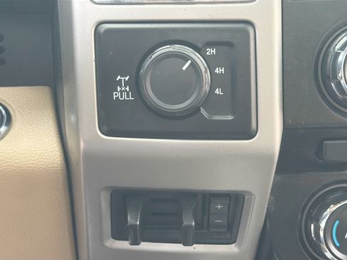 Used 2017 Ford F250 Lariat w/ Lariat Ultimate Package AWD/4WD image 26