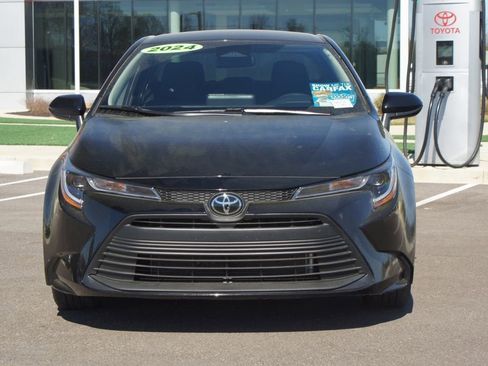 Used 2024 Toyota Corolla LE image 23