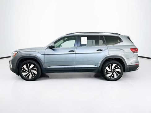 Used 2025 Volkswagen Atlas SE AWD/4WD image 4