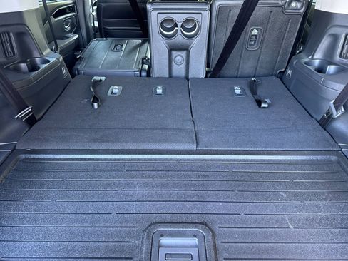 Used 2025 Honda Pilot EX-L image 33