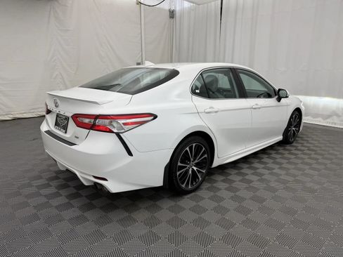 Used 2020 Toyota Camry SE FWD image 5