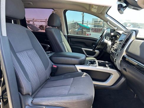 Used 2021 Nissan Titan SV w/ SV Convenience Package RWD image 21
