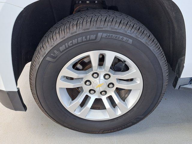 Used 2015 Chevrolet Suburban LS RWD image 33