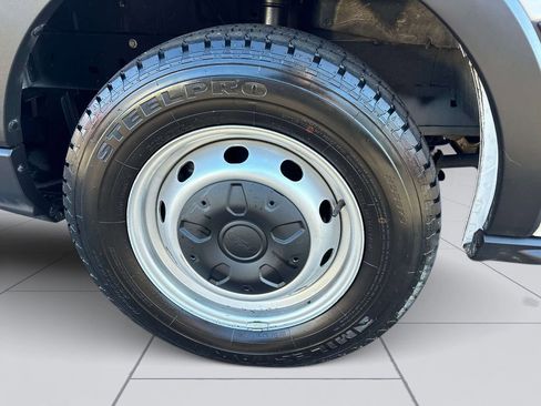 Used 2023 Ford Transit 250 148 High Roof Extended image 6