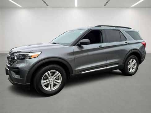 Used 2023 Ford Explorer XLT AWD/4WD image 1