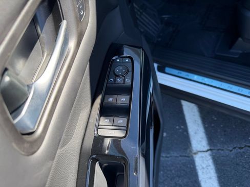New 2026 Nissan Pathfinder Platinum FWD image 14