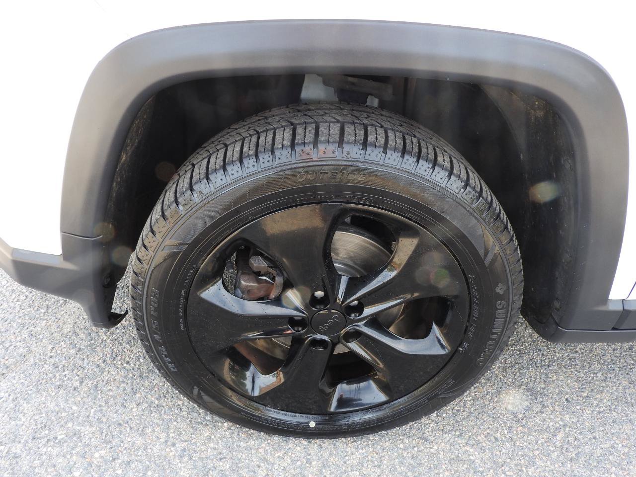 Used 2019 Jeep Compass Latitude AWD/4WD image 16