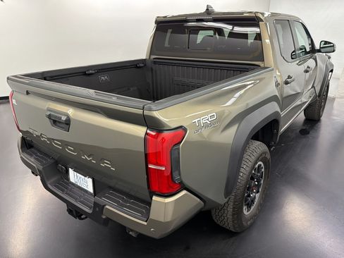 Used 2024 Toyota Tacoma TRD Off-Road w/ TRD Off Road Upgrade Package AWD/4WD image 9